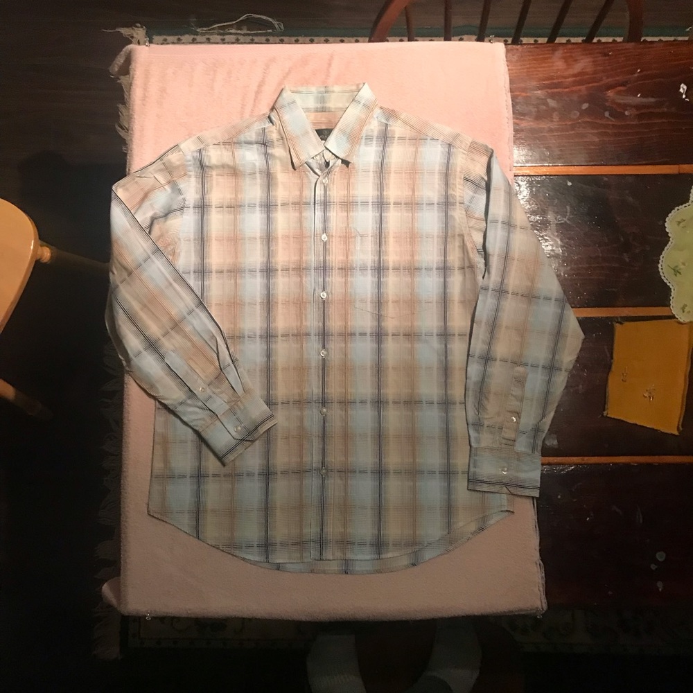 Men’s Bugatchi button down dress shirt.